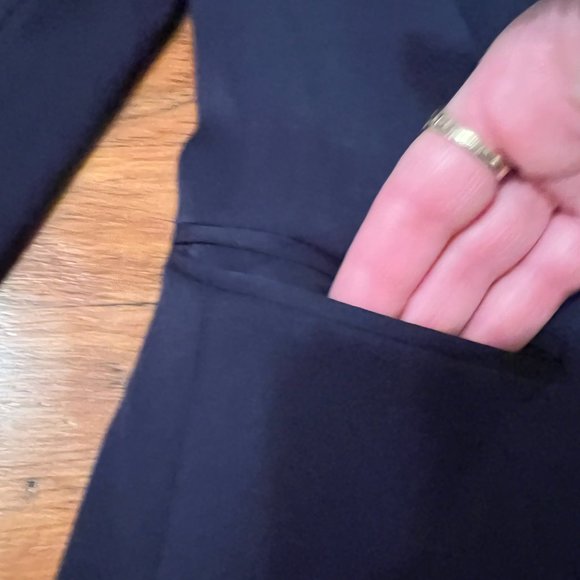 J. Crew Women’s Navy Schoolboy Wool Spandex Blazer Jacket with Gold Buttons 00 - Picture 7 of 8